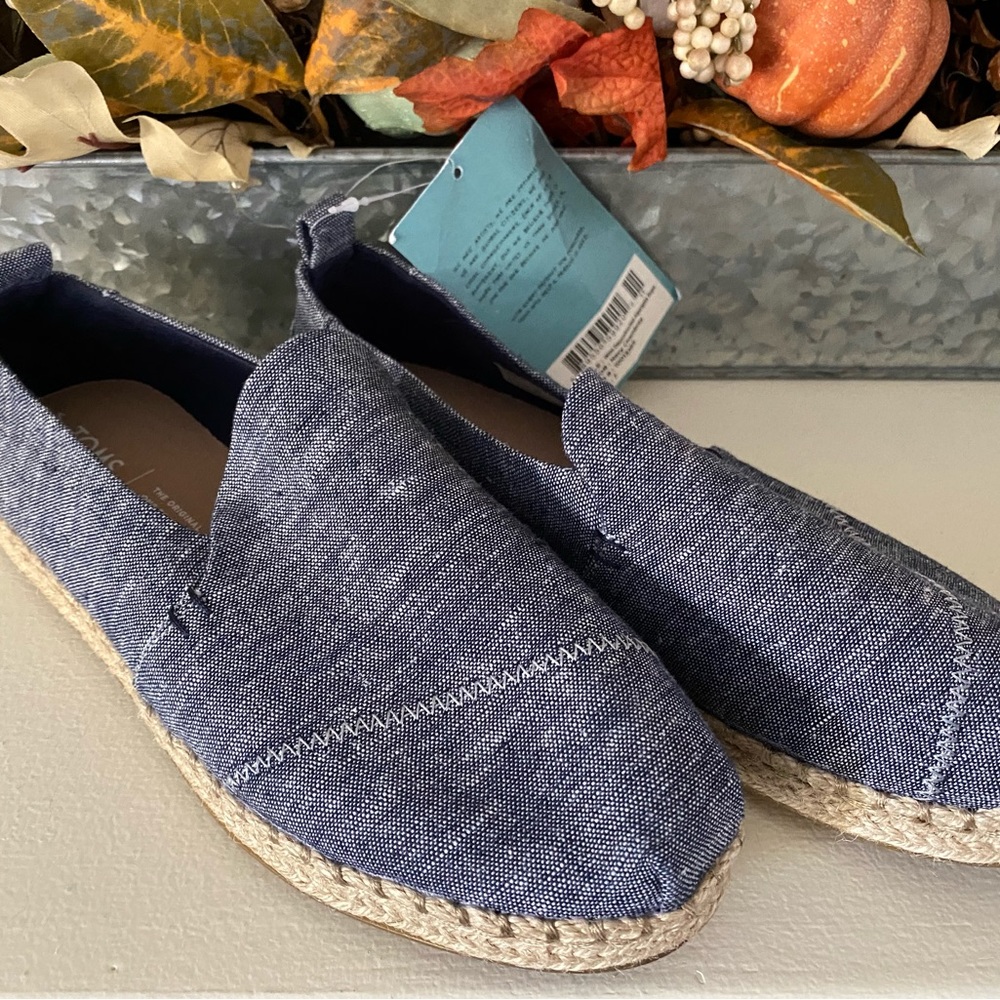 TOMS ladies shoe